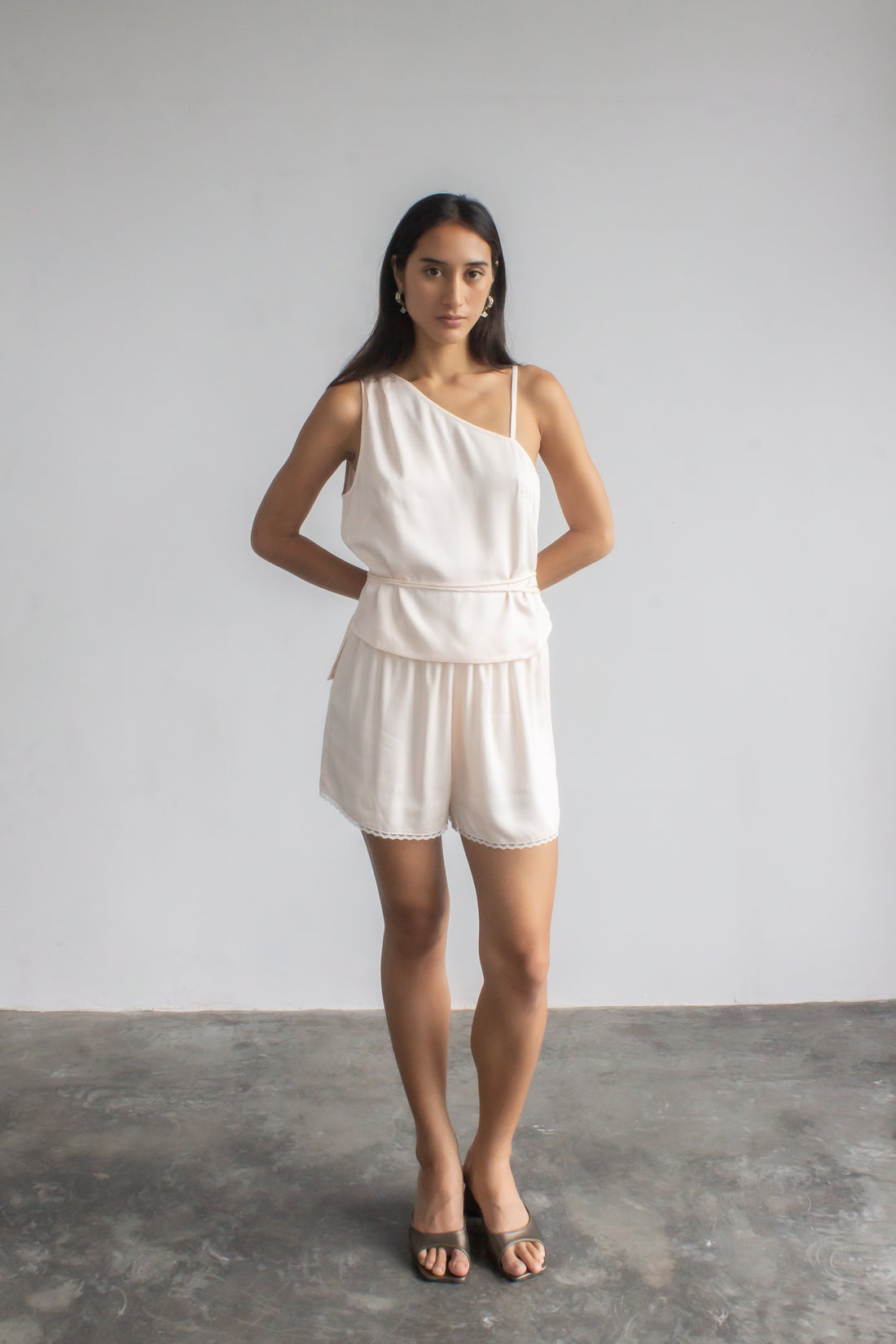 One shoulder top