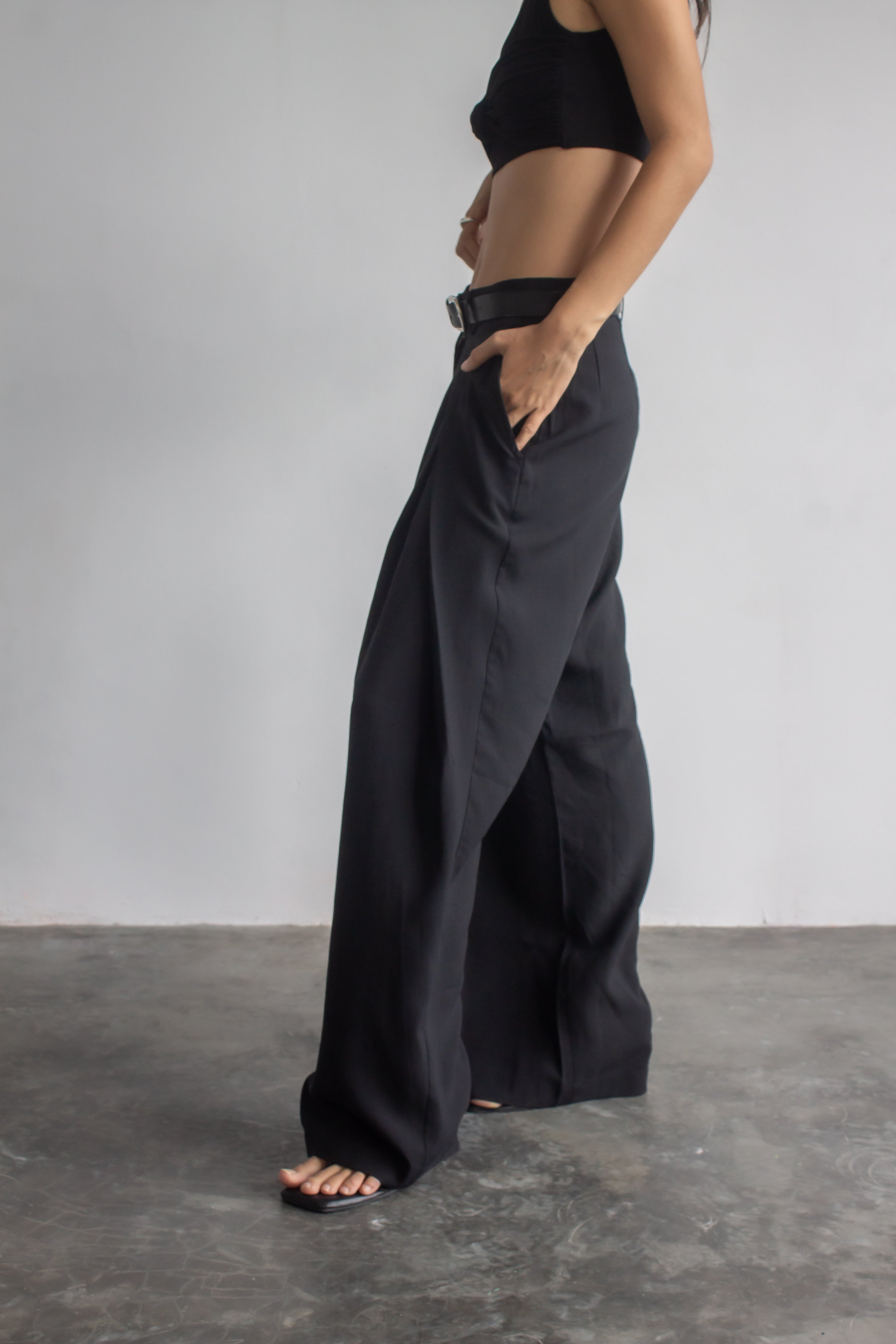 Women's Pleated Trousers in Black - Balloon Reworked - Tencel
