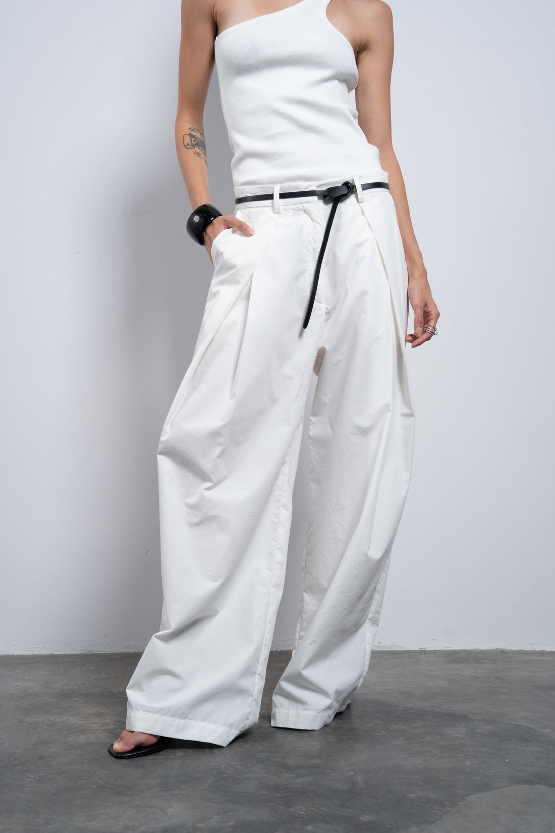 Women's cotton trousers in white — Not a Must Bali